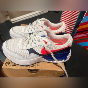 Like new. NIKE air max studio sneakers 4y white blue orange youth